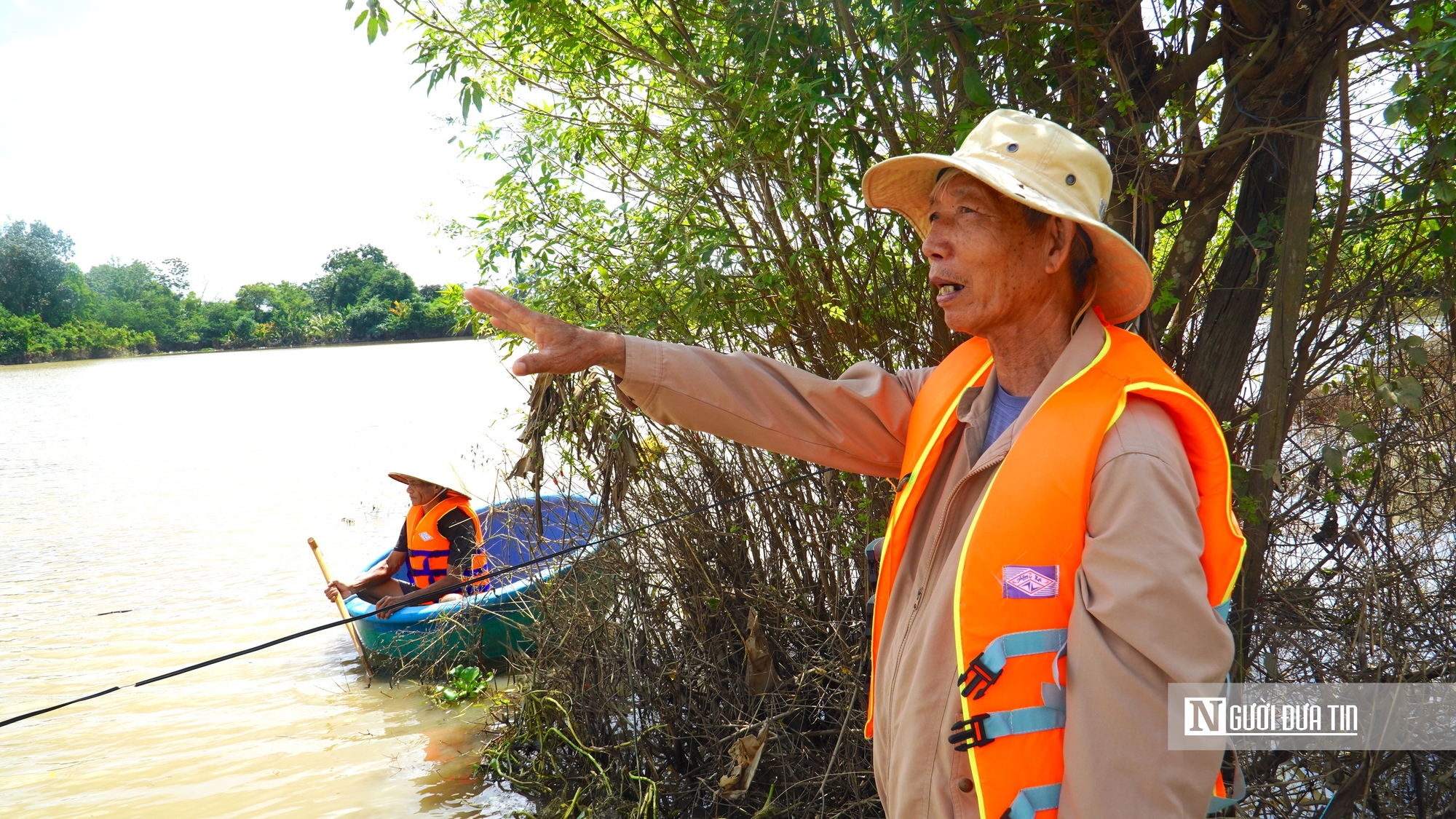 Người cao tuổi ở Lâm Đồng: "Cả đời tôi chưa bao giờ thấy ngập lụt như thế này"- Ảnh 4. Người cao tuổi ở Lâm Đồng: "Cả đời tôi chưa bao giờ thấy ngập lụt như thế này"- Ảnh 4.