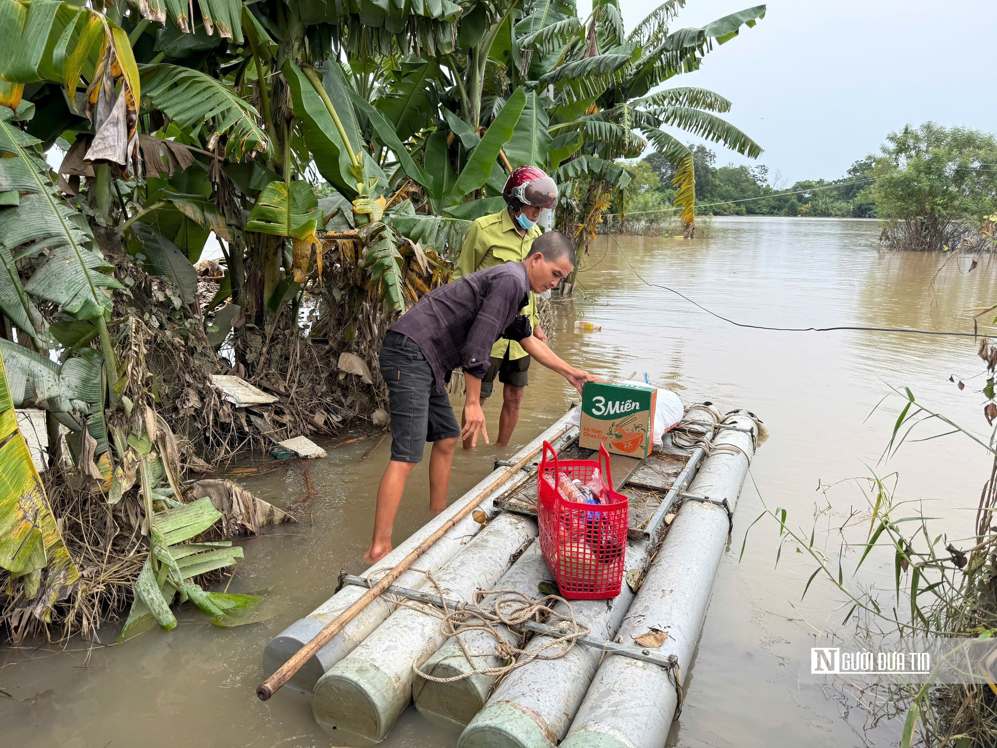 Người cao tuổi ở Lâm Đồng: "Cả đời tôi chưa bao giờ thấy ngập lụt như thế này"- Ảnh 6. Người cao tuổi ở Lâm Đồng: "Cả đời tôi chưa bao giờ thấy ngập lụt như thế này"- Ảnh 6.