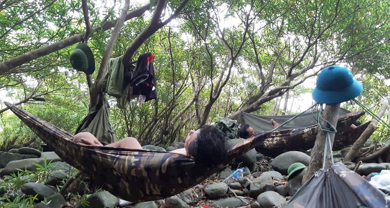 Hành trình vào rừng sâu gỡ "bẫy tử thần" giải cứu động vật hoang dã- Ảnh 7.