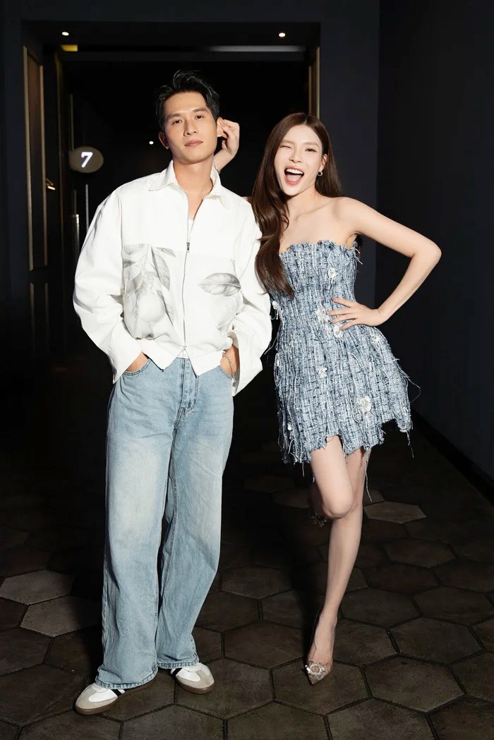 Cặp chị em lệch nhau 10 tuổi gây sốt màn ảnh, nhà gái U40 khoe nhan sắc trẻ đẹp - Ảnh 1.