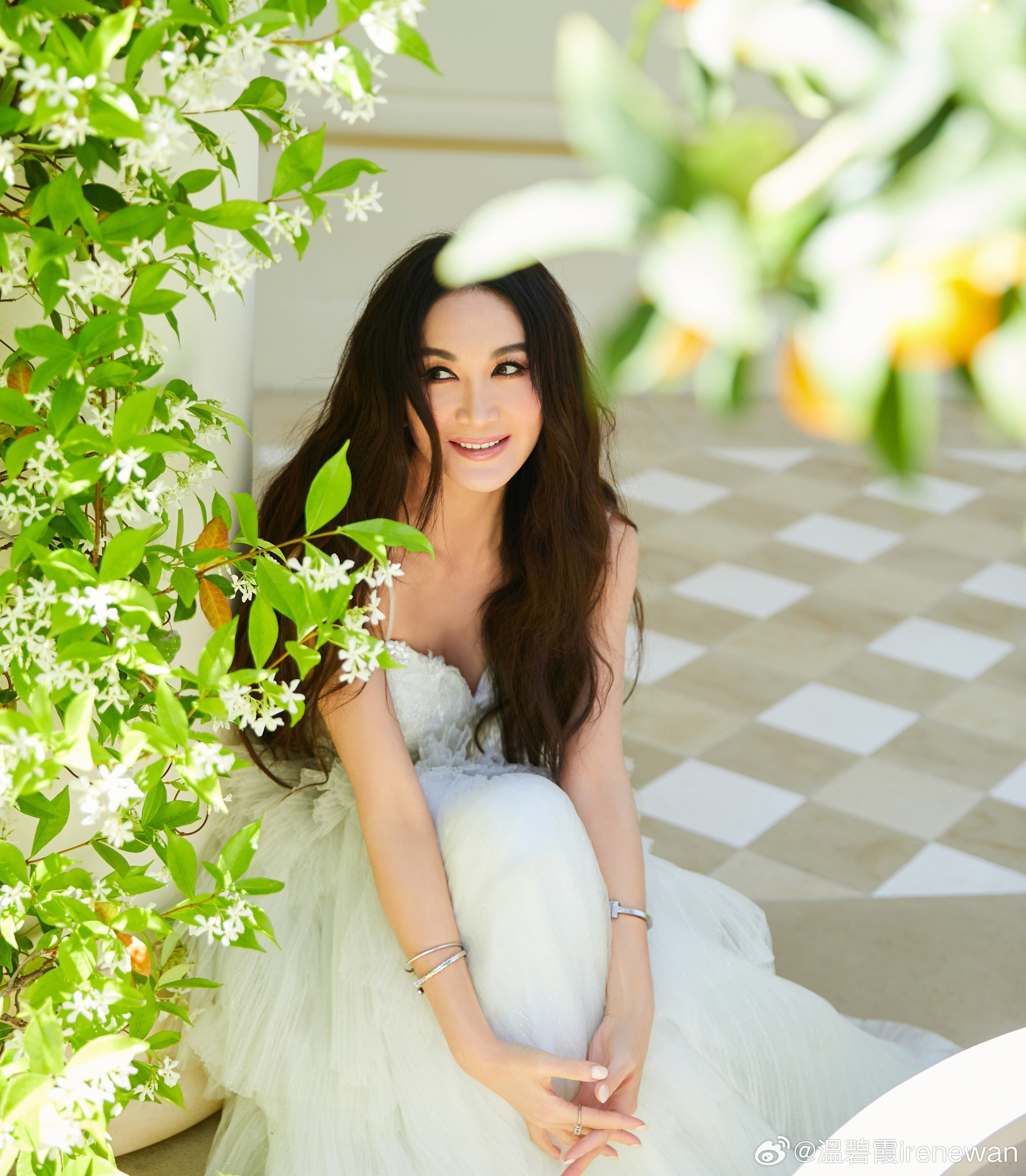 "Bông hồng lửa" của màn ảnh: Tuổi thơ nghèo khó, U60 hôn nhân viên mãn, không sinh con - Ảnh 8.