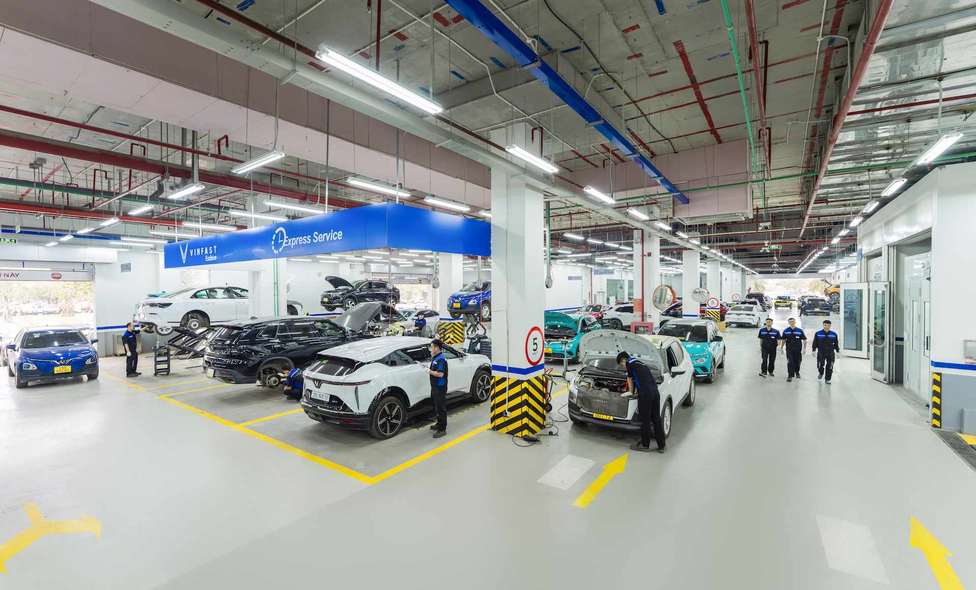 VinFast khai trương xưởng dịch vụ thứ 350 - sở hữu mạng lưới hậu mãi lớn nhất Việt Nam - Ảnh 2.