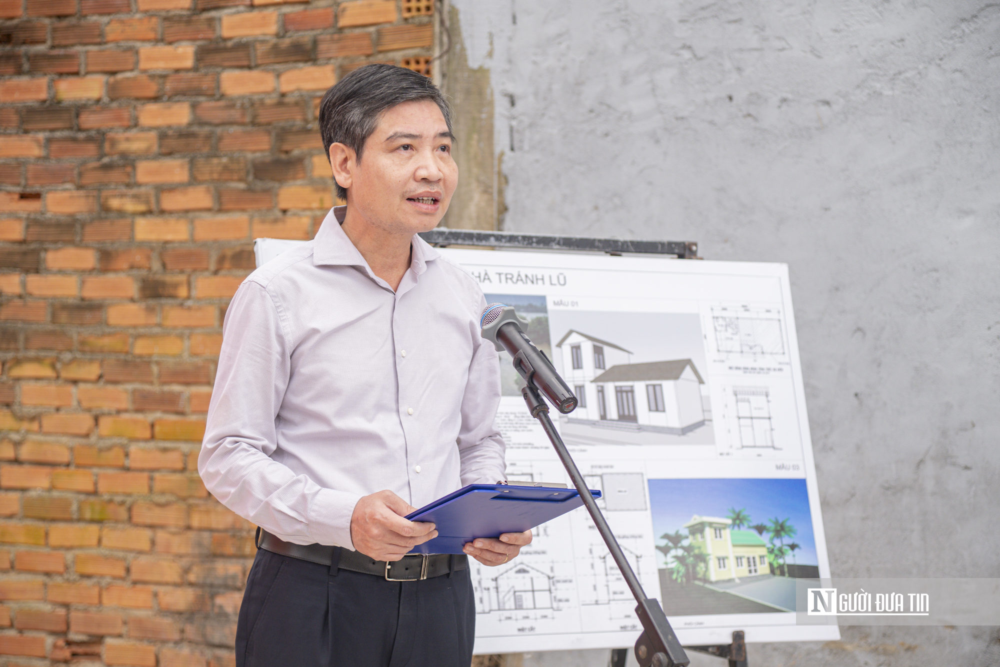 Đắk Lắk: Triển khai "Chiến dịch Quang Trung" xây dựng, sửa chữa nhà giúp dân ở "rốn lũ" đón Tết- Ảnh 2.