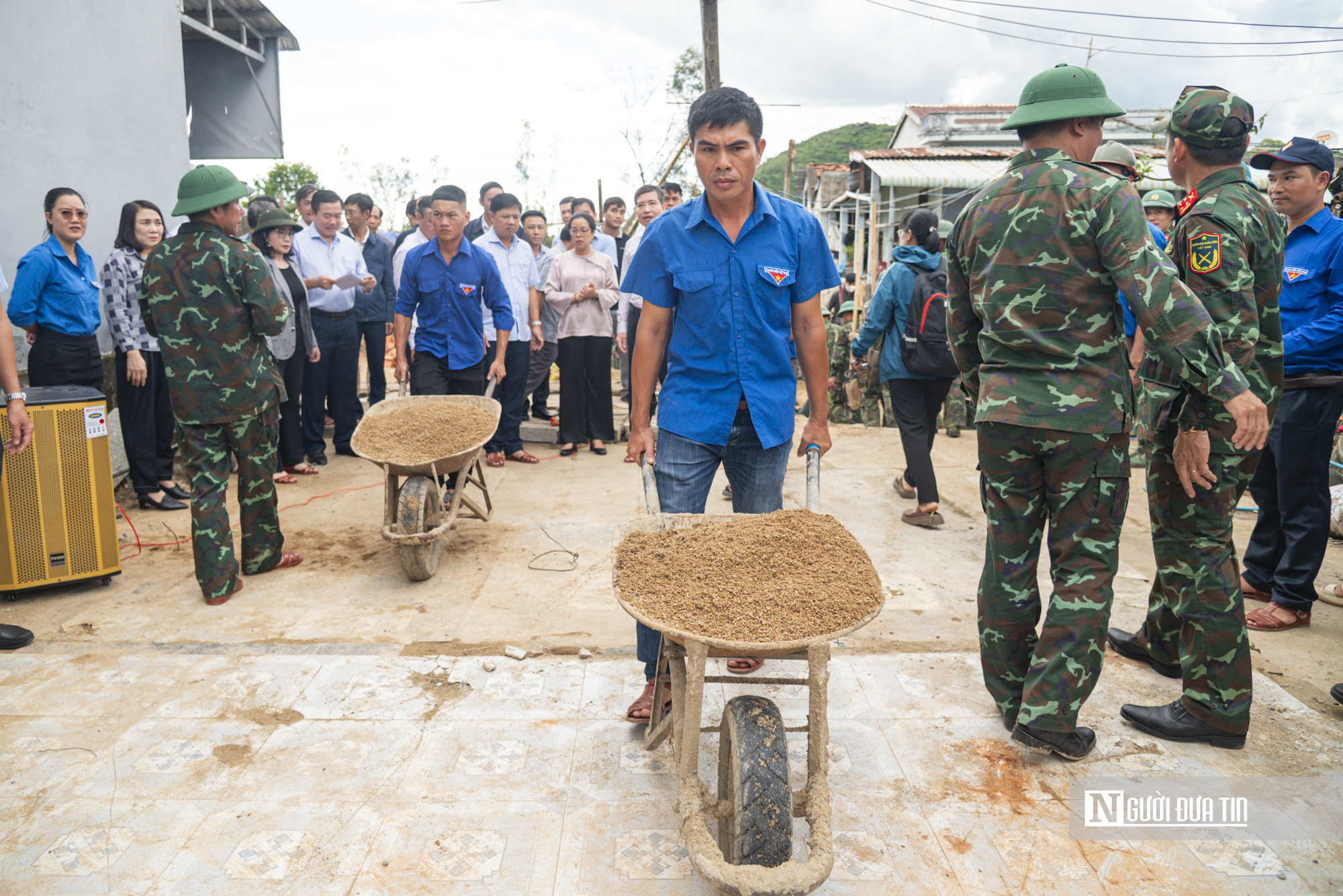 Đắk Lắk: Triển khai "Chiến dịch Quang Trung" xây dựng, sửa chữa nhà giúp dân ở "rốn lũ" đón Tết- Ảnh 3.