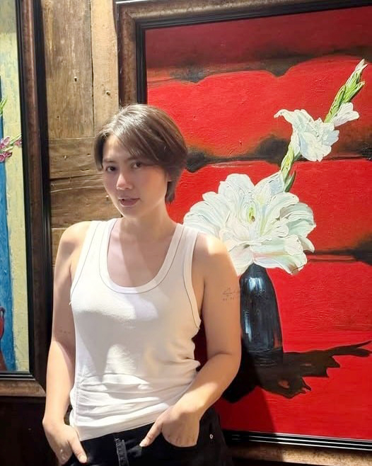 Diễn viên Ngọc Lan gây chú ý khi tái xuất với mái tóc ngắn cá tính - Ảnh 3.