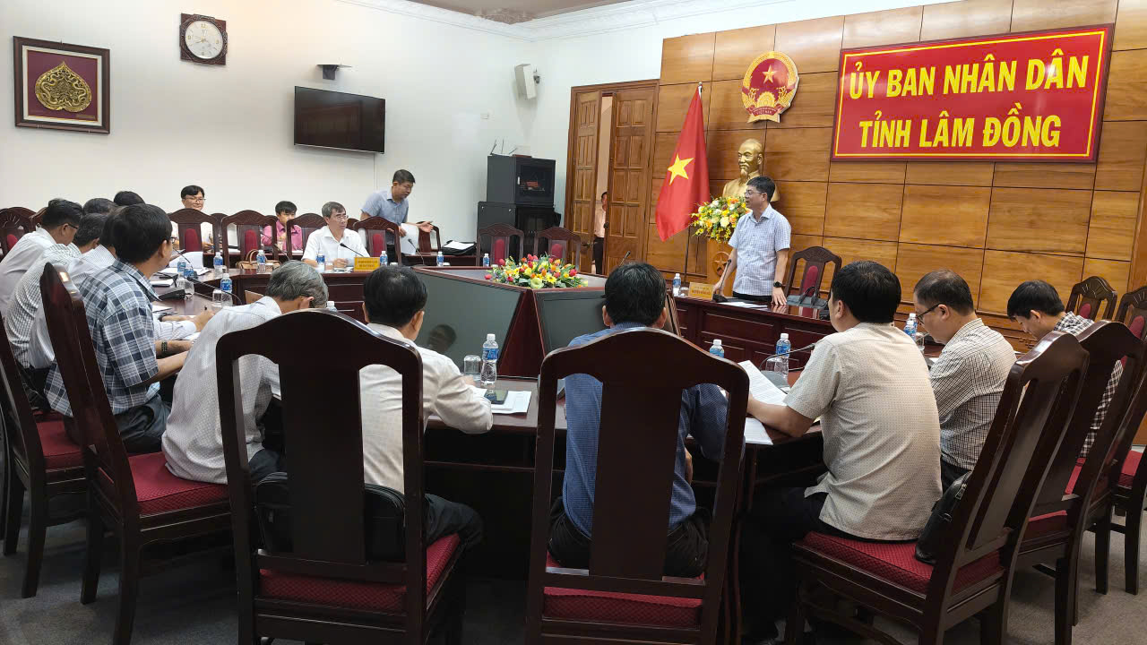 Lâm Đồng đẩy nhanh tái định cư để mở đường cho dự án đường sắt tốc độ cao trên trục Bắc – Nam - Ảnh 1.