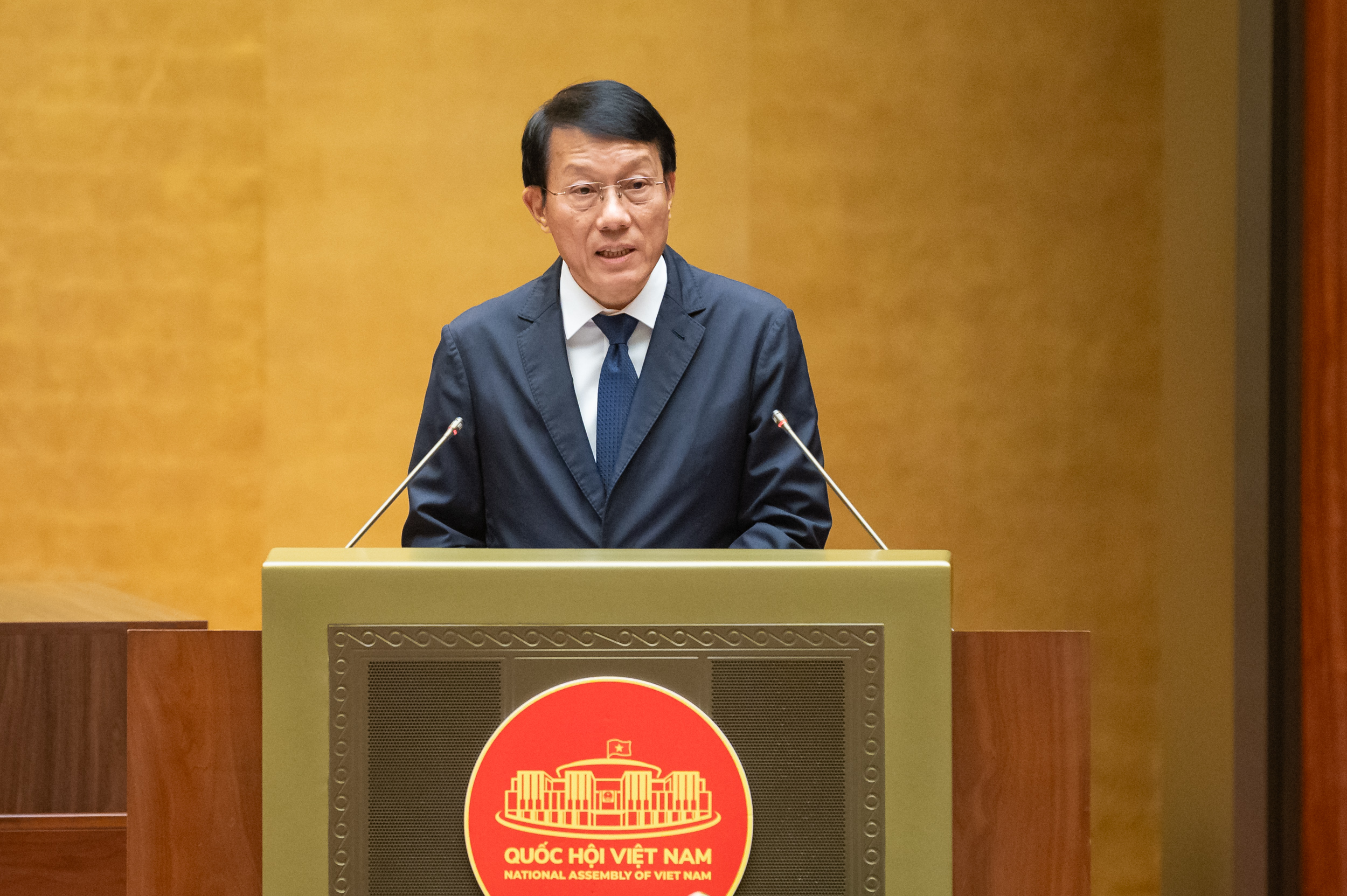 Nghiêm cấm sử dụng không gian mạng để lôi kéo chống người thi hành công vụ - Ảnh 1.