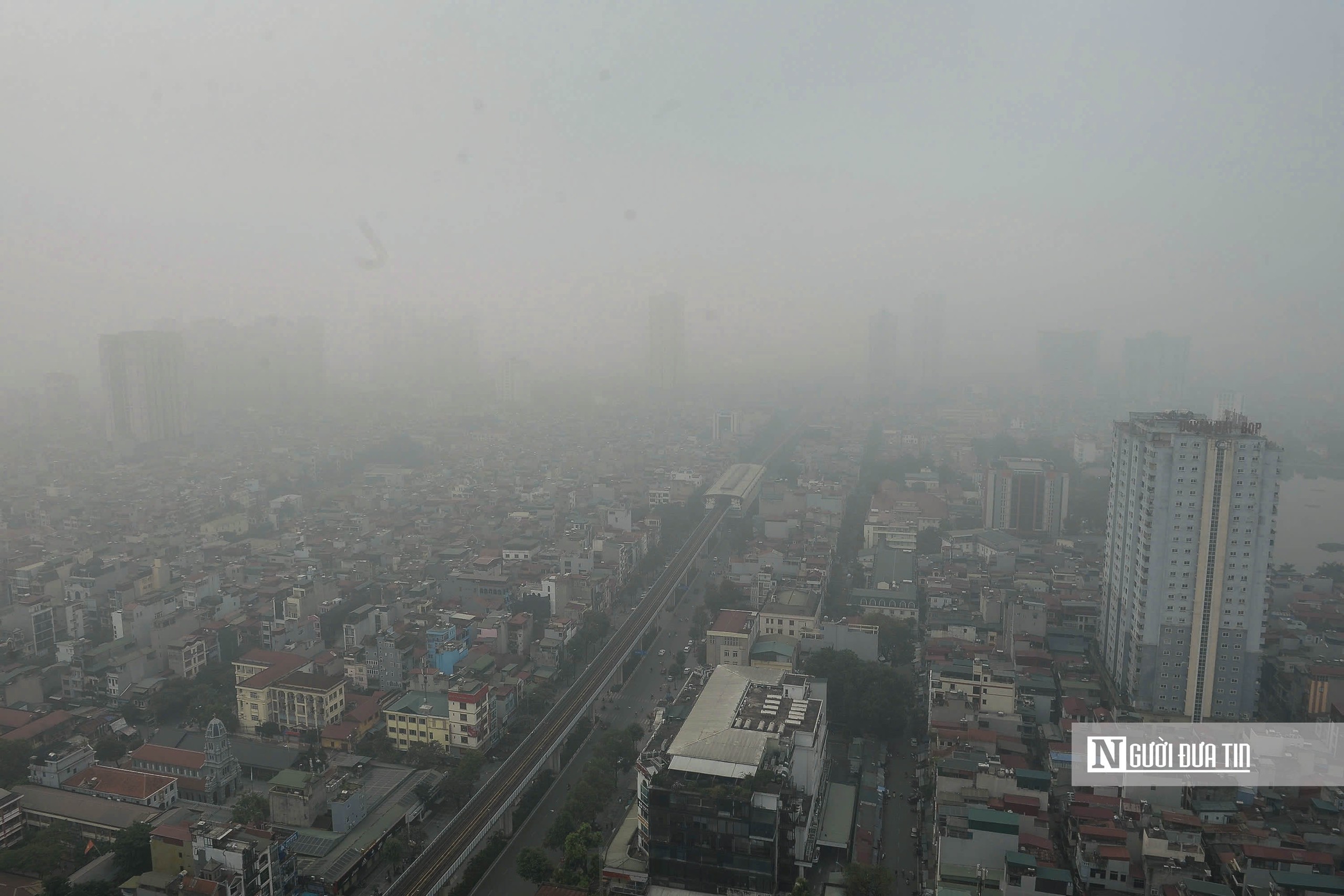 Phấn đấu đến 2030, nồng độ bụi mịn tại Hà Nội giảm khoảng 20% - Ảnh 1.