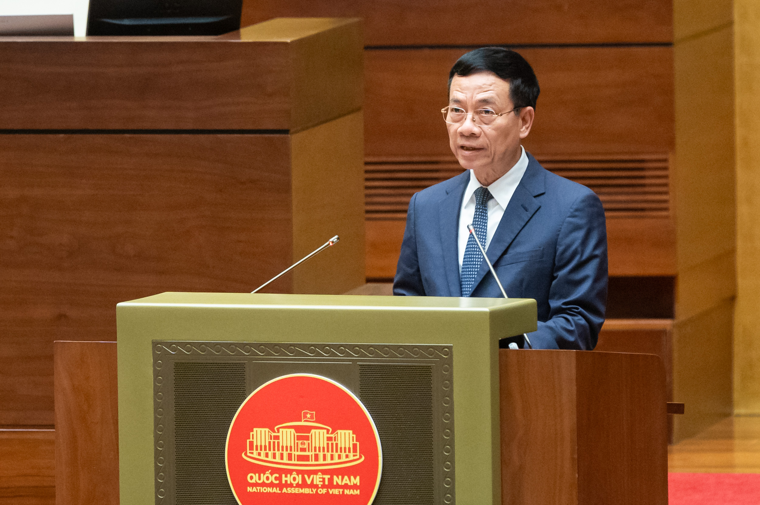 Nghiêm cấm dùng AI để giả mạo, mô phỏng người, lừa dối, thao túng có chủ đích - Ảnh 1.