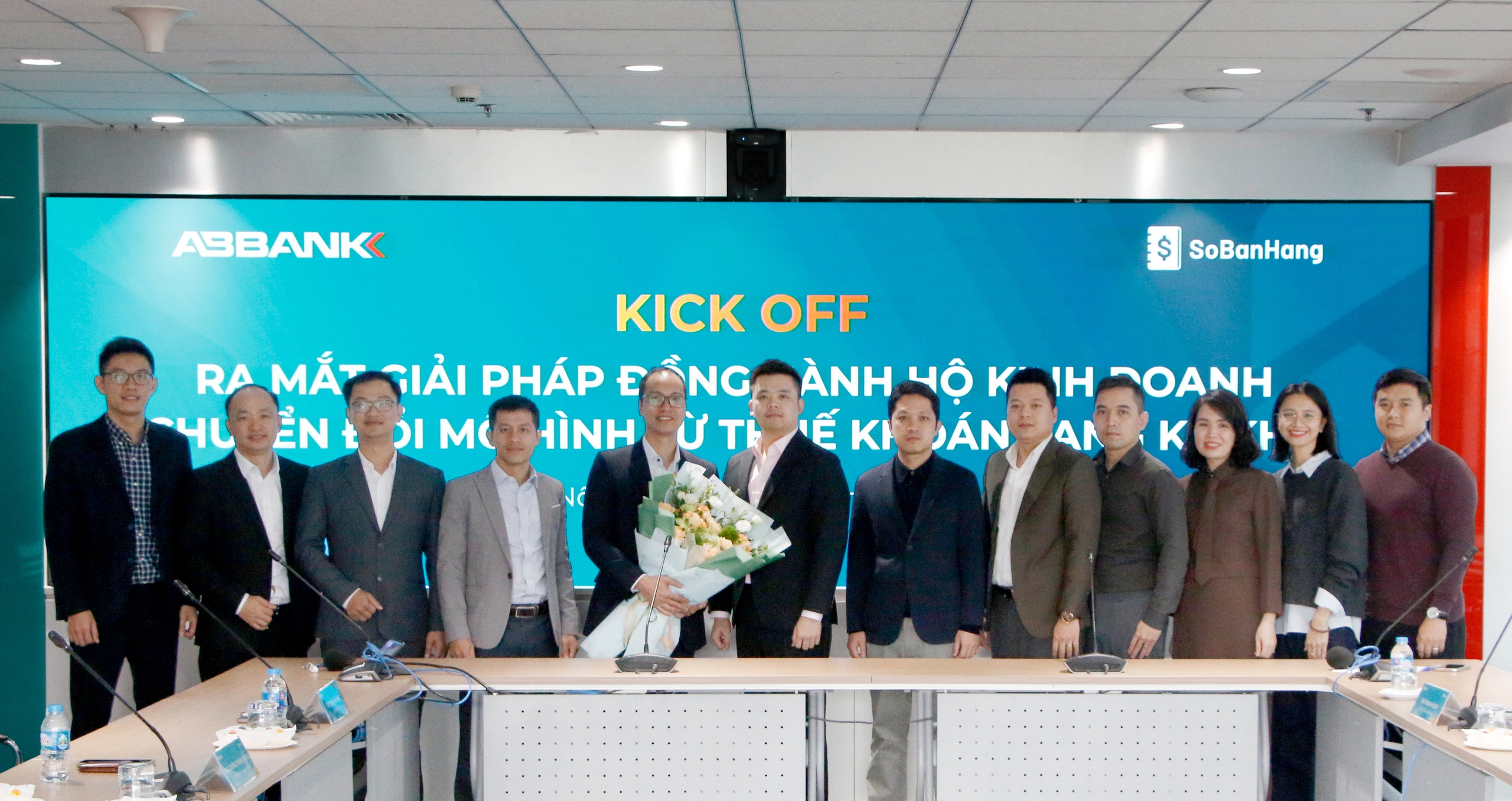 ABBANK hợp tác sổ bán hàng: Đồng hành cùng hộ kinh doanh chuyển đổi từ mô hình thuế khoán sang kê khai - Ảnh 1.