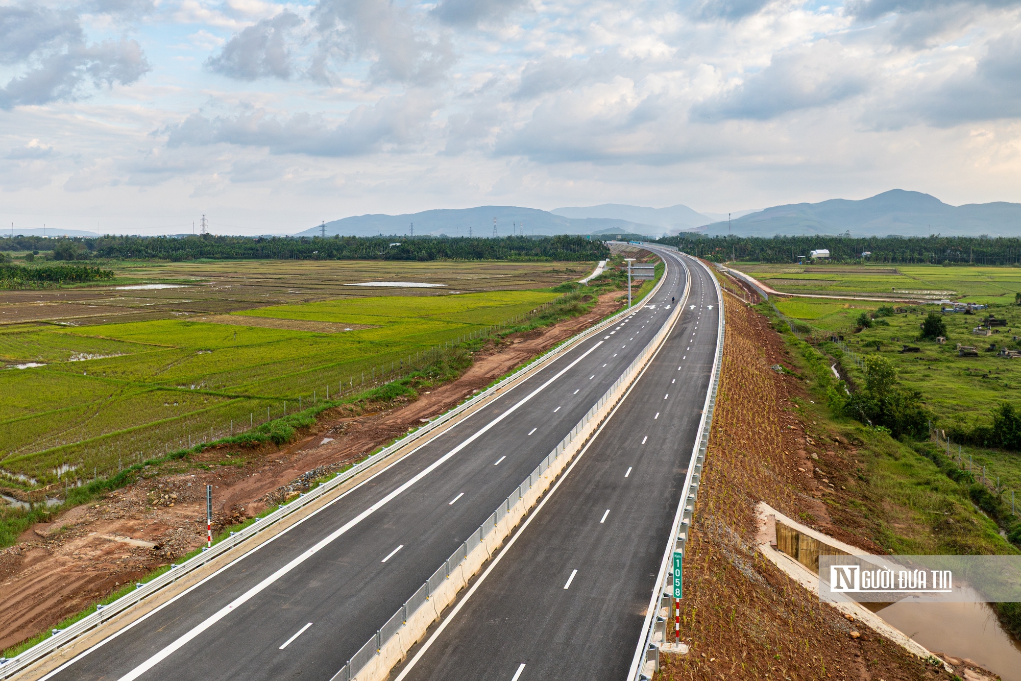 Ngắm cao tốc Quảng Ngãi – Hoài Nhơn trước ngày thông xe- Ảnh 2. Ngắm cao tốc Quảng Ngãi – Hoài Nhơn trước ngày thông xe- Ảnh 2.