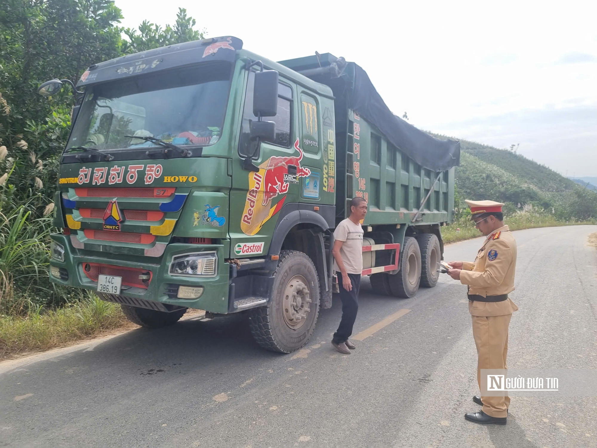 Quảng Ninh: Tăng cường đảm bảo TTATGT tại dự án đường nối đường tỉnh 342 với quốc lộ 279- Ảnh 4. Quảng Ninh: Tăng cường đảm bảo TTATGT tại dự án đường nối đường tỉnh 342 với quốc lộ 279- Ảnh 4.