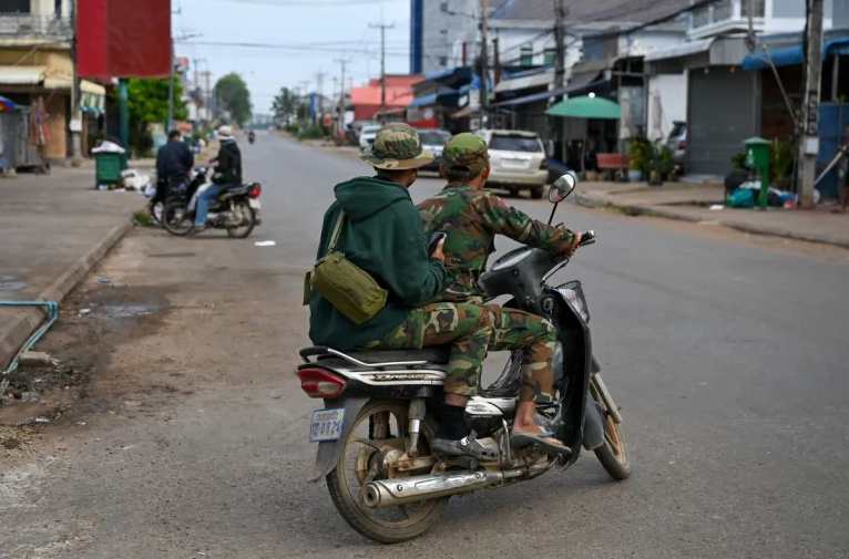 Căng thẳng biên giới Thái Lan-Campuchia tiếp diễn trước thềm cuộc điện đàm từ Tổng thống Trump - Ảnh 1.