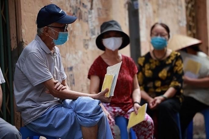 Người từ 70 tuổi trở lên được chi trả 500.000 đồng tiền trợ cấp hưu trí xã hội hằng tháng theo điều kiện nào?- Ảnh 1. Người từ 70 tuổi trở lên được chi trả 500.000 đồng tiền trợ cấp hưu trí xã hội hằng tháng theo điều kiện nào?- Ảnh 1.