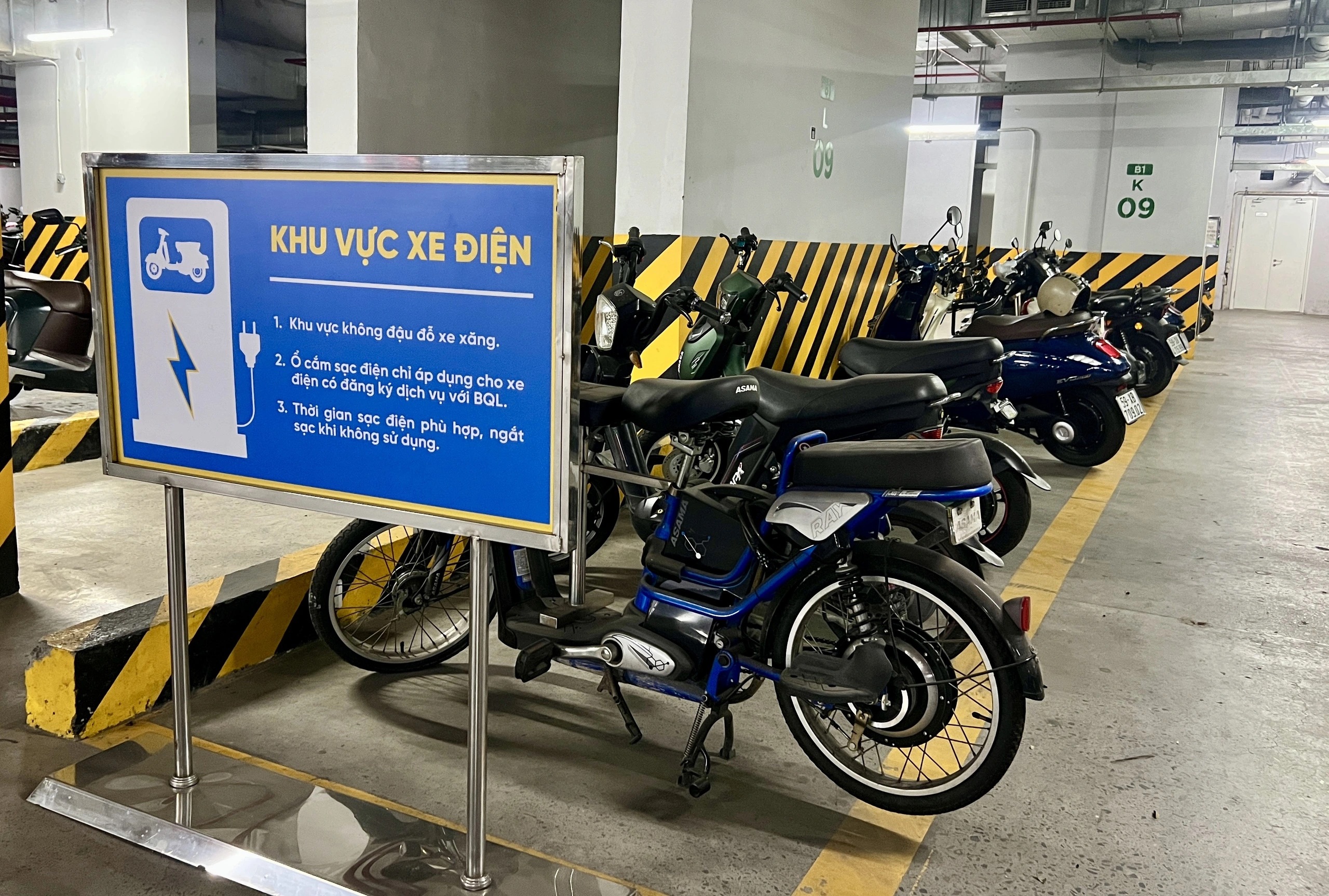 Bộ Xây dựng yêu cầu sớm hoàn thiện quy chuẩn an toàn cho chung cư có trạm sạc xe điện- Ảnh 1. Bộ Xây dựng yêu cầu sớm hoàn thiện quy chuẩn an toàn cho chung cư có trạm sạc xe điện- Ảnh 1.