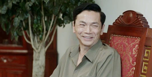 NSND Trung Anh với cú "quay xe" cực gắt trong phim giờ vàng - Ảnh 1.