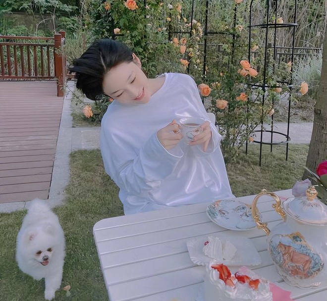 Rũ mác "gái hư", mỹ nhân showbiz chọn cuộc sống an yên bên chồng quân nhân - Ảnh 10.