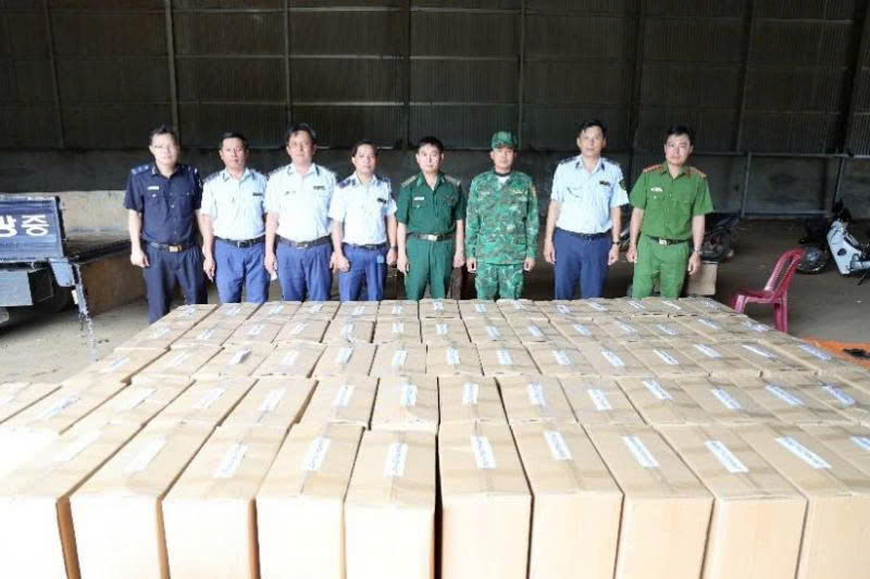 Nóng dịp cuối năm: Nguy cơ thực phẩm bẩn “tấn công” mùa Tết- Ảnh 2. Nóng dịp cuối năm: Nguy cơ thực phẩm bẩn “tấn công” mùa Tết- Ảnh 2.