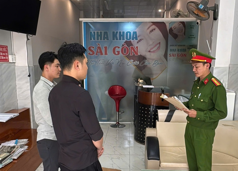 Lật tẩy chuỗi nha khoa dỏm, lừa đảo hàng nghìn bệnh nhân với số tiền lớn - Ảnh 5.