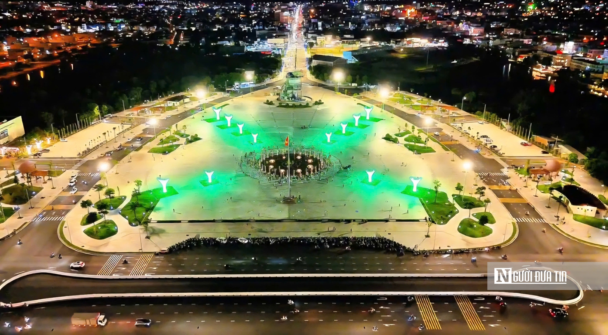 Chiêm ngưỡng con tôm hơn 20 tỷ đồng nổi bật giữa “trái tim” đô thị Cà Mau- Ảnh 10. Chiêm ngưỡng con tôm hơn 20 tỷ đồng nổi bật giữa “trái tim” đô thị Cà Mau- Ảnh 10.