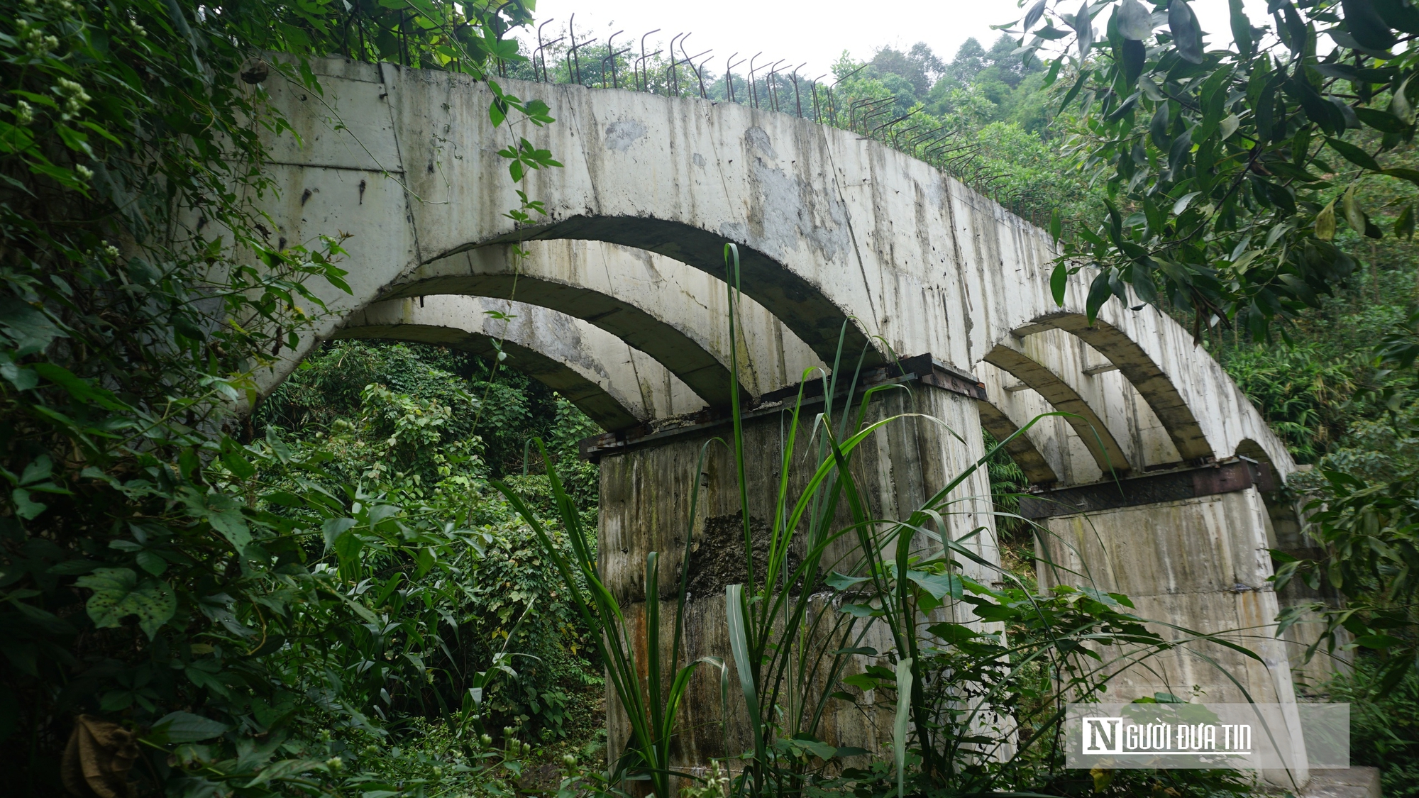 Đường vào di tích Hội thề Lũng Nhai thi công dang dở, bỏ hoang 3 năm qua - Ảnh 2.