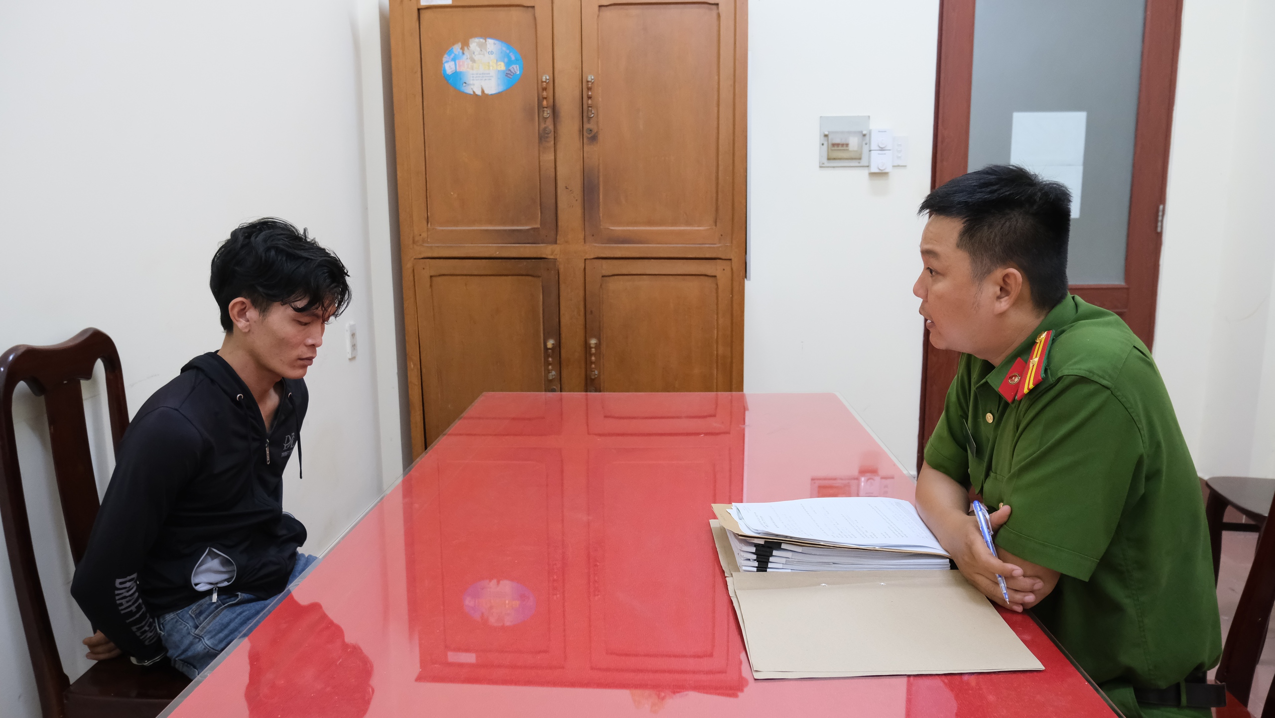 Bắt đối tượng truy nã đặc biệt nguy hiểm- Ảnh 1.