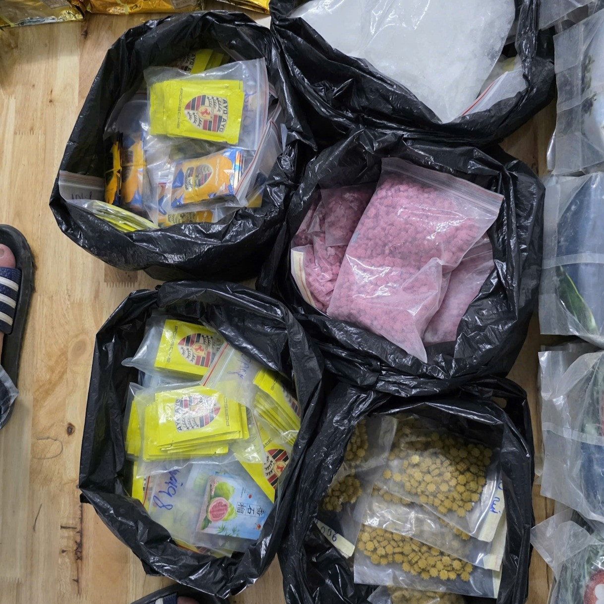 Phá đường dây ma túy do các đối tượng bị truy nã quốc tế cầm đầu, giao dịch 1.500 tỷ đồng- Ảnh 1.