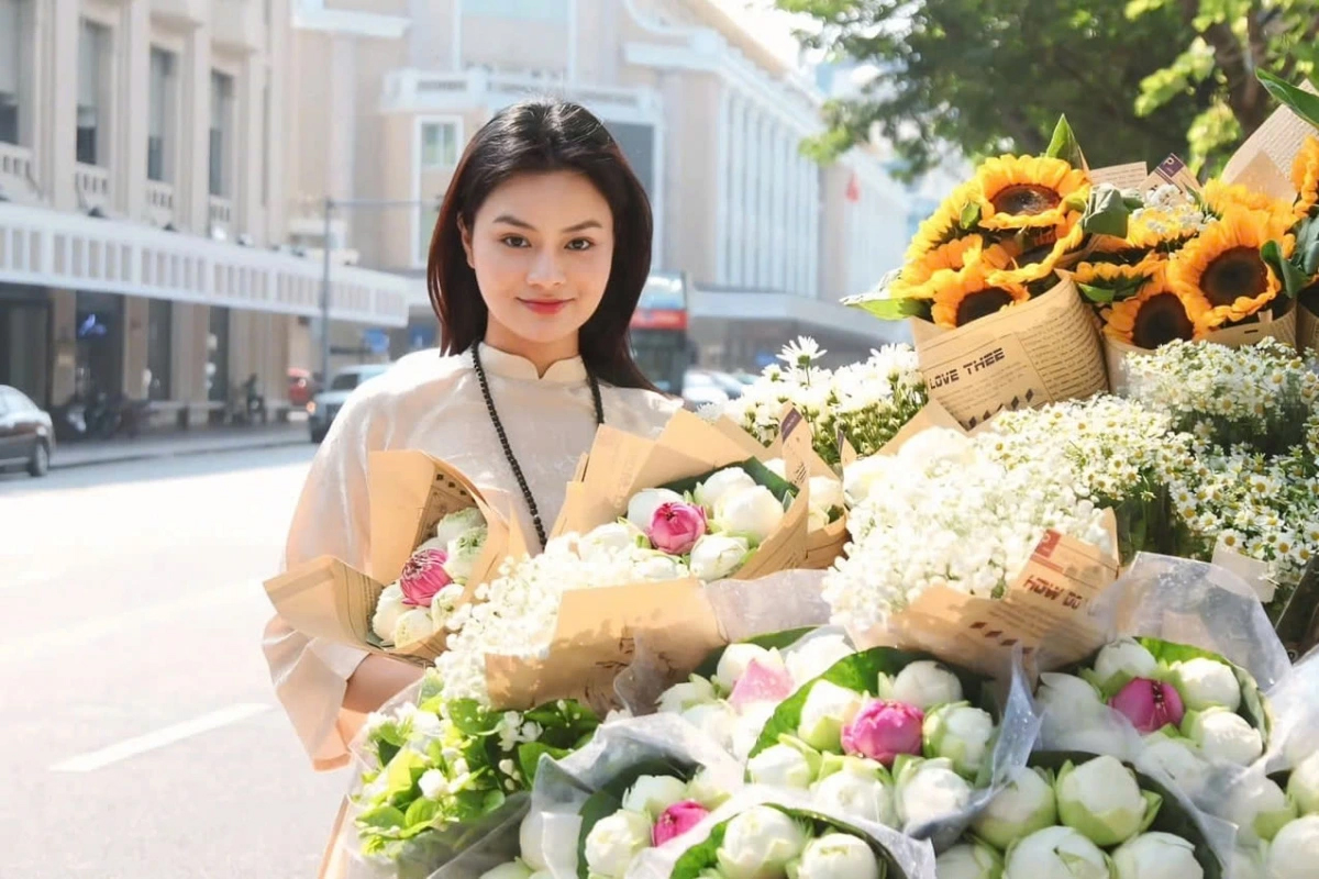 Siêu mẫu Thu Phương hậu ly hôn với chồng cũ đại gia hơn 9 tuổi- Ảnh 4. Siêu mẫu Thu Phương hậu ly hôn với chồng cũ đại gia hơn 9 tuổi- Ảnh 4.