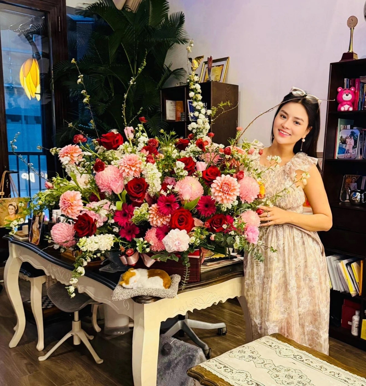 Siêu mẫu Thu Phương hậu ly hôn với chồng cũ đại gia hơn 9 tuổi- Ảnh 5. Siêu mẫu Thu Phương hậu ly hôn với chồng cũ đại gia hơn 9 tuổi- Ảnh 5.