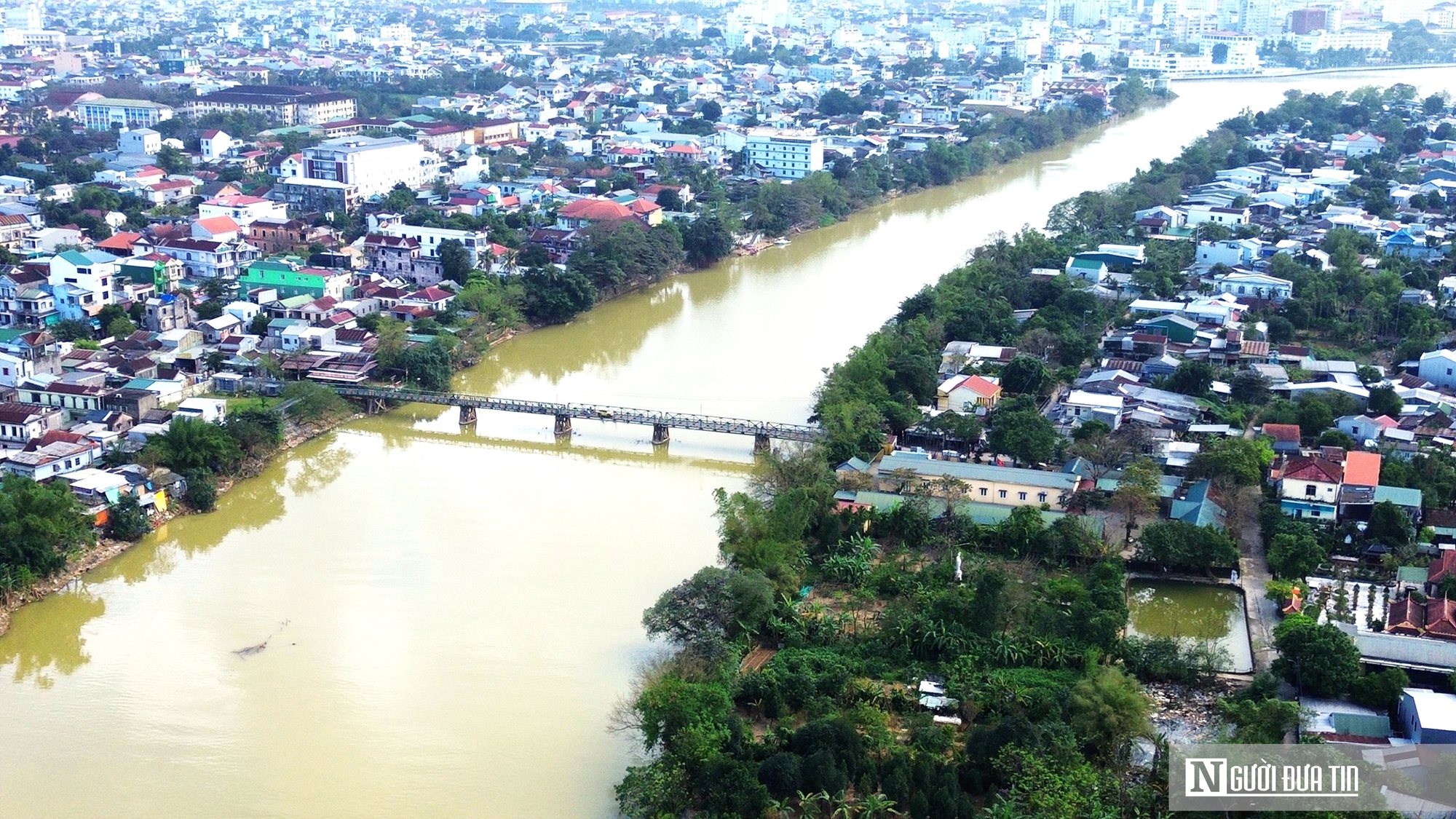 Ảnh: Vì sao “ốc đảo” hơn 1.000 hộ dân giữa lòng sông Hương cần một cây cầu? - Ảnh 4.