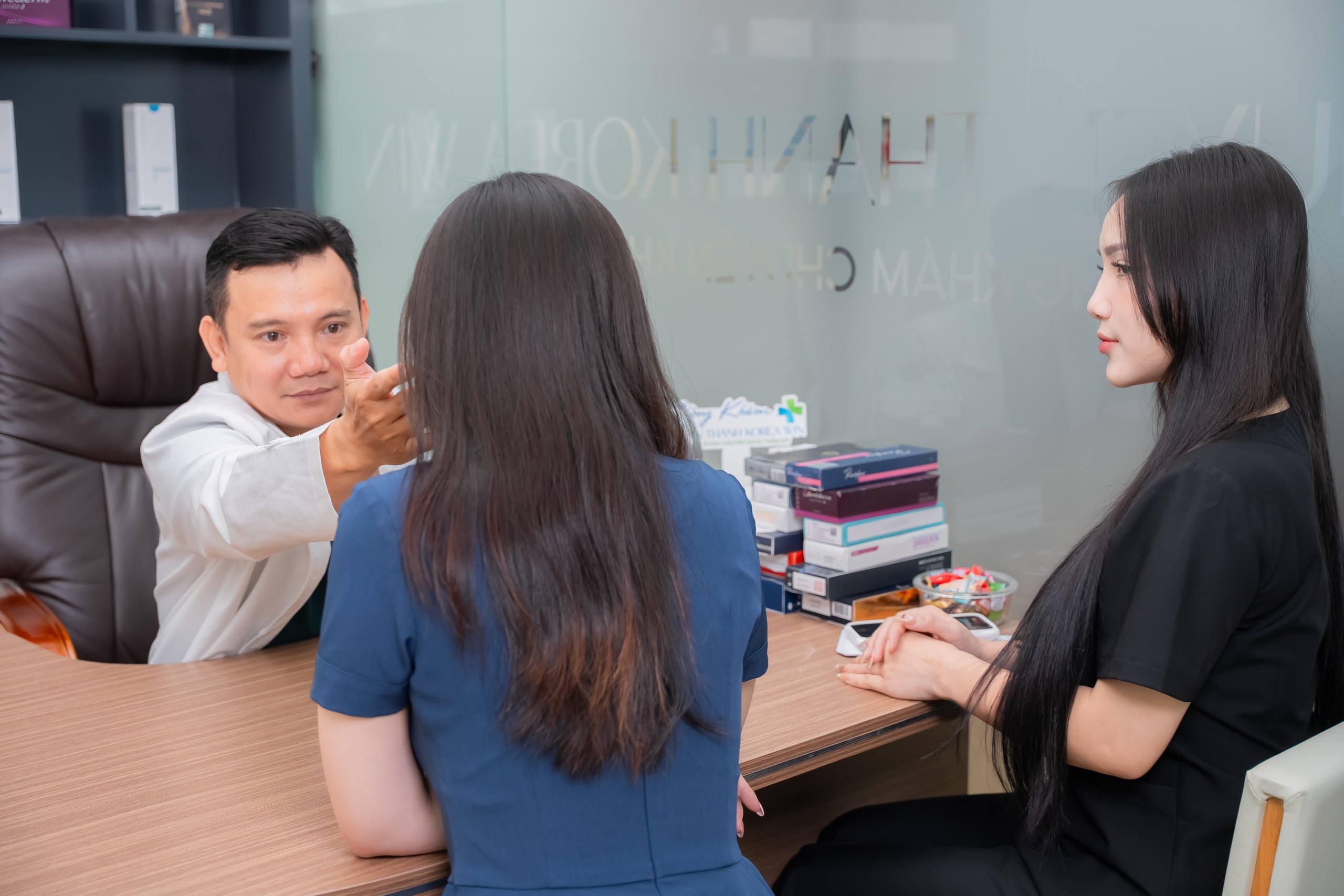 Phòng khám chuyên khoa thẩm Mỹ Win by Huyen Thanh Korea ra mắt, mang đến loạt dịch vụ làm đẹp hot trend- Ảnh 3. Phòng khám chuyên khoa thẩm Mỹ Win by Huyen Thanh Korea ra mắt, mang đến loạt dịch vụ làm đẹp hot trend- Ảnh 3.