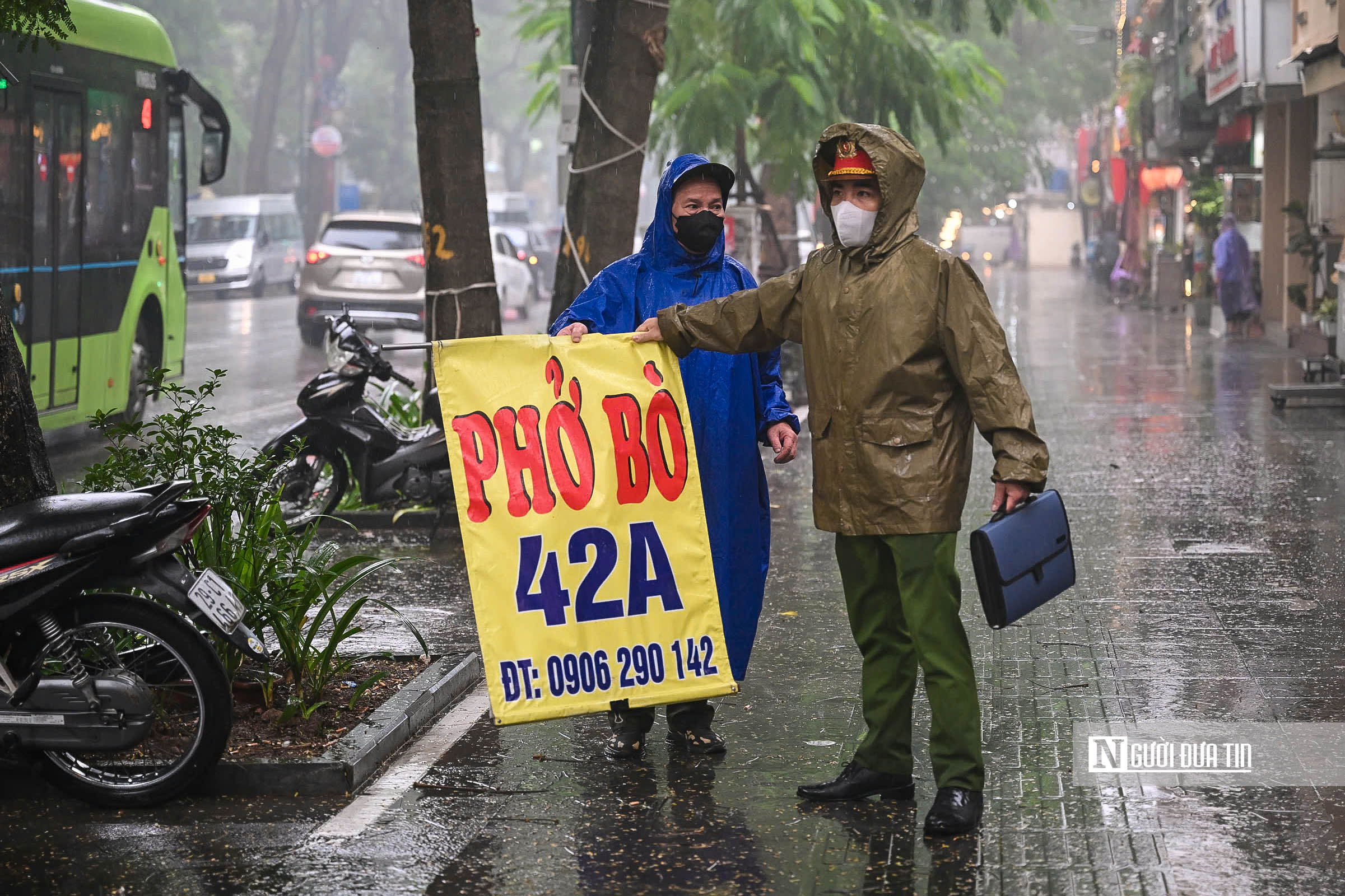 Hà Nội đồng loạt ra quân lập lại trật tự đô thị- Ảnh 5.