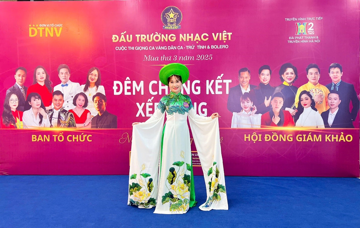 Nữ điều dưỡng chiến thắng Quán quân Đấu Trường Nhạc Việt 2025 ở tuổi ngoài 50- Ảnh 6. Nữ điều dưỡng chiến thắng Quán quân Đấu Trường Nhạc Việt 2025 ở tuổi ngoài 50- Ảnh 6.