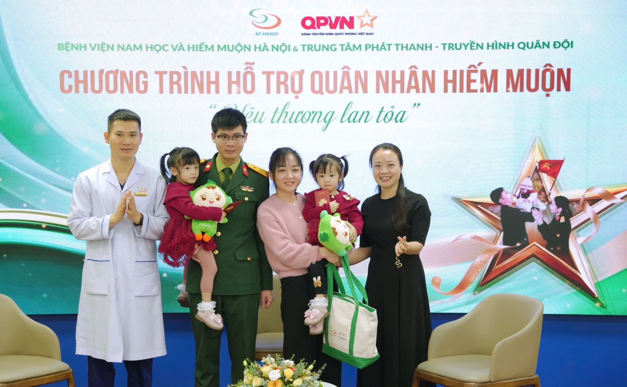 Nhiều gia đình quân nhân hiếm muộn được hỗ trợ thực hiện IVF miễn phí- Ảnh 3. Nhiều gia đình quân nhân hiếm muộn được hỗ trợ thực hiện IVF miễn phí- Ảnh 3.