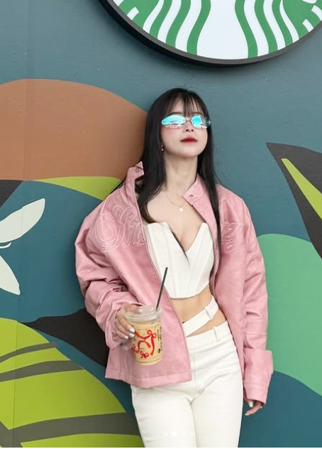 "Chị đẹp đi đường quyền" chiếm trọn spotlight trên khán đài SEA Games - Ảnh 11.