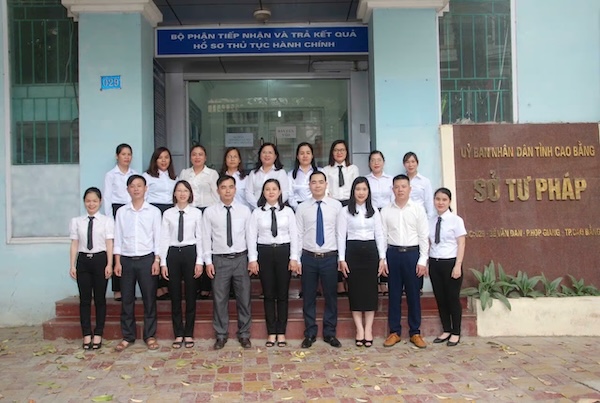 Người phụ nữ "thoát ngồi tù" vì phát cây rừng gây bóng ruộng lúa- Ảnh 2. Người phụ nữ "thoát ngồi tù" vì phát cây rừng gây bóng ruộng lúa- Ảnh 2.