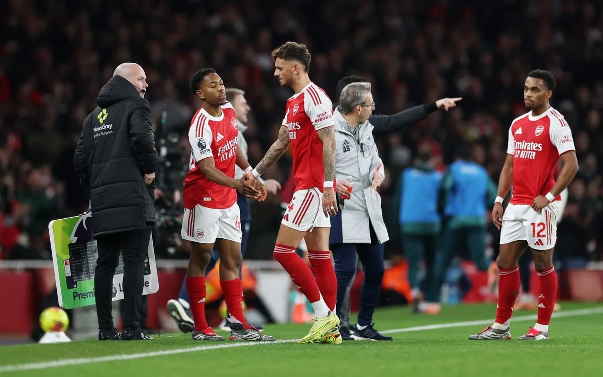 HLV Amorim lên tiếng sau trận hòa 8 bàn thắng của Manchester United - Ảnh 2.