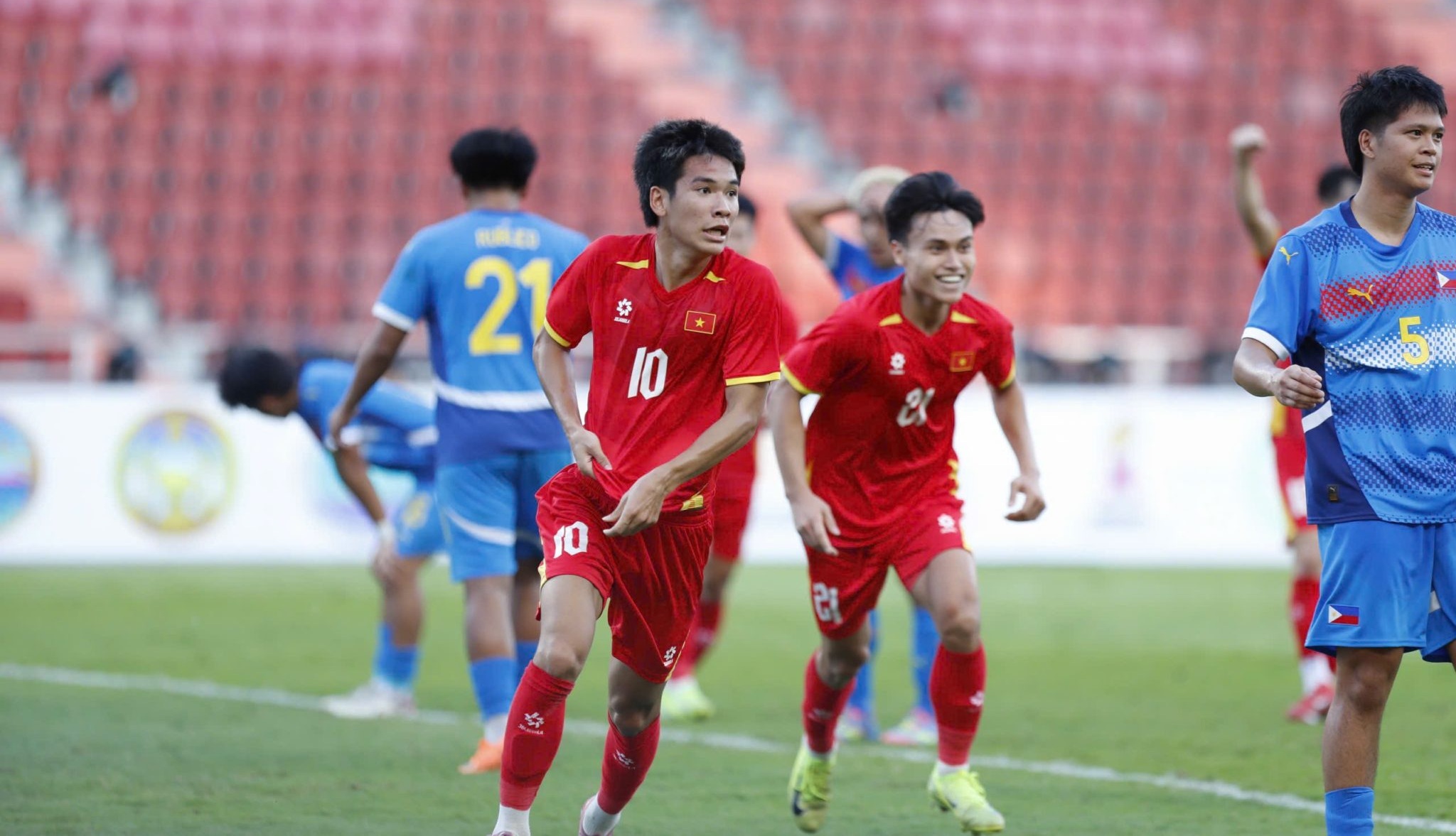 CĐV Đông Nam Á phản ứng sau chiến thắng của U22 Việt Nam trước Philippines - Ảnh 1. CĐV Đông Nam Á phản ứng sau chiến thắng của U22 Việt Nam trước Philippines - Ảnh 1.