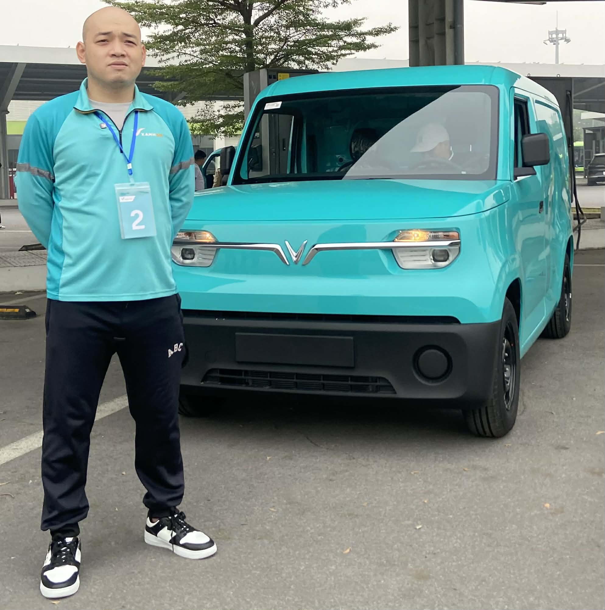 Mẫu xe điện giao hàng EC Van lần đầu lộ diện, tài xế khẳng định: Luồn ngõ tốt, chi phí tối ưu- Ảnh 4. Mẫu xe điện giao hàng EC Van lần đầu lộ diện, tài xế khẳng định: Luồn ngõ tốt, chi phí tối ưu- Ảnh 4.