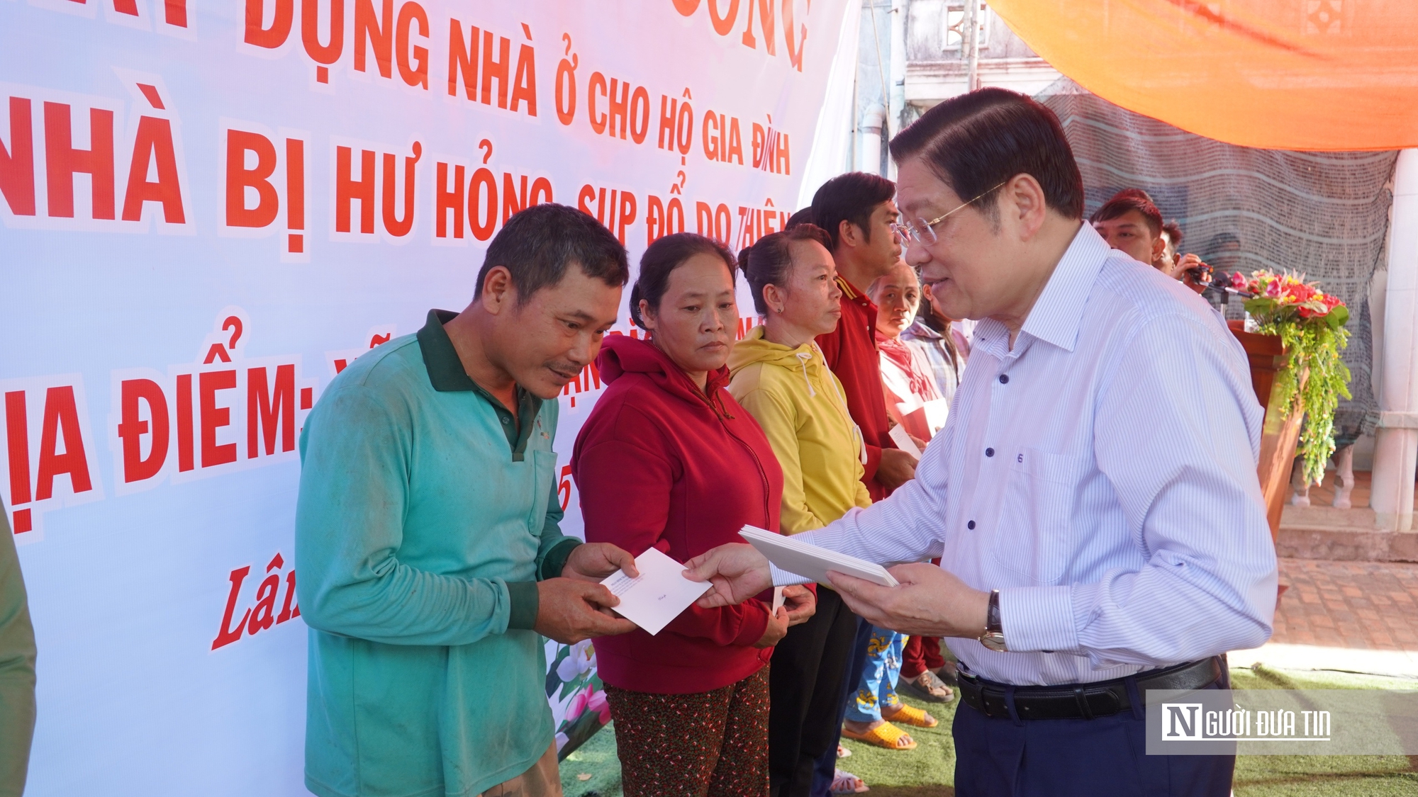 Trưởng Ban Nội chính Trung ương dự Lễ Khởi công xây nhà cho người dân vùng lũ ở Lâm Đồng - Ảnh 3.