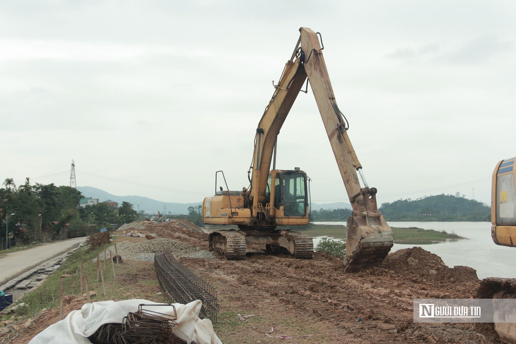 Hà Tĩnh: Đẩy nhanh tiến độ gia cố tuyến đê xuống cấp, bảo vệ an toàn vùng hạ du - Ảnh 2.