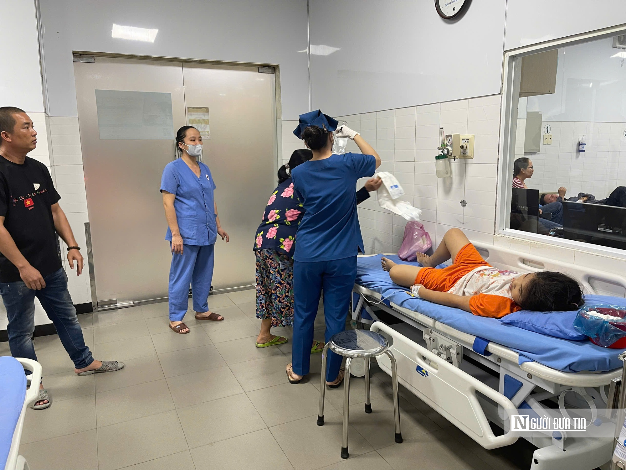 Hai mẹ con nhập viện nghi ngộ độc bánh mì ở Lâm Đồng: “Chỉ biết ôm con khóc giữa đêm” - Ảnh 3.