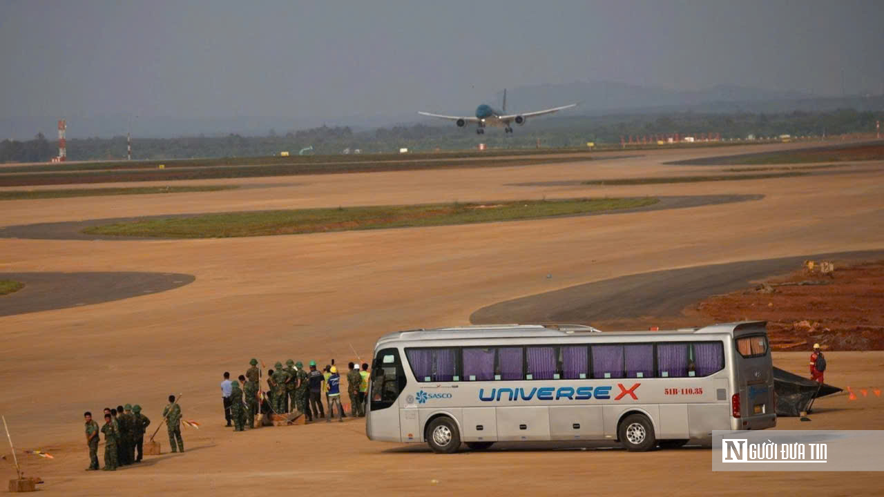 “Chim sắt” lớn nhất của hàng không Việt Nam hạ cánh xuống sân bay Long Thành- Ảnh 5. “Chim sắt” lớn nhất của hàng không Việt Nam hạ cánh xuống sân bay Long Thành- Ảnh 5.