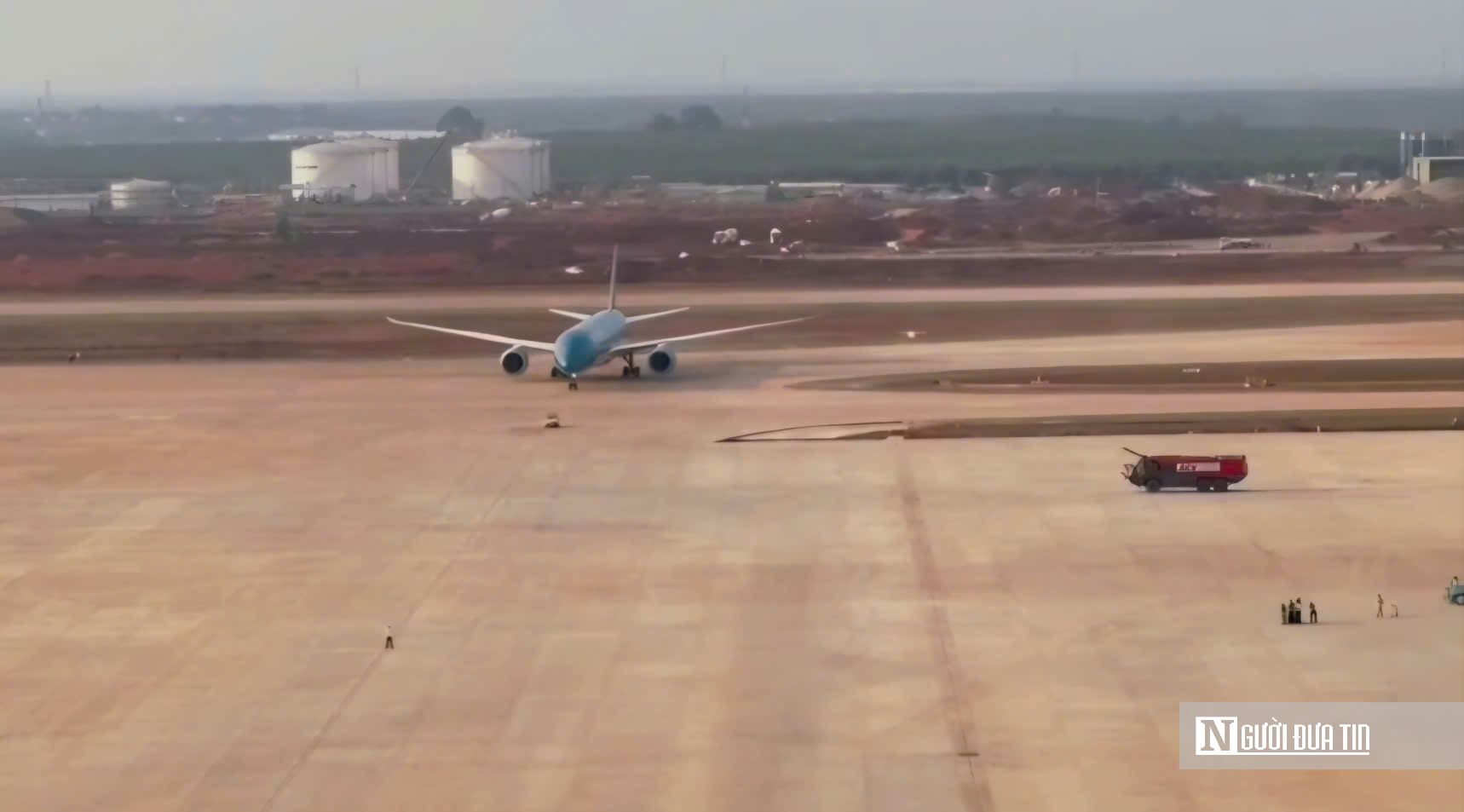 “Chim sắt” lớn nhất của hàng không Việt Nam hạ cánh xuống sân bay Long Thành- Ảnh 8. “Chim sắt” lớn nhất của hàng không Việt Nam hạ cánh xuống sân bay Long Thành- Ảnh 8.