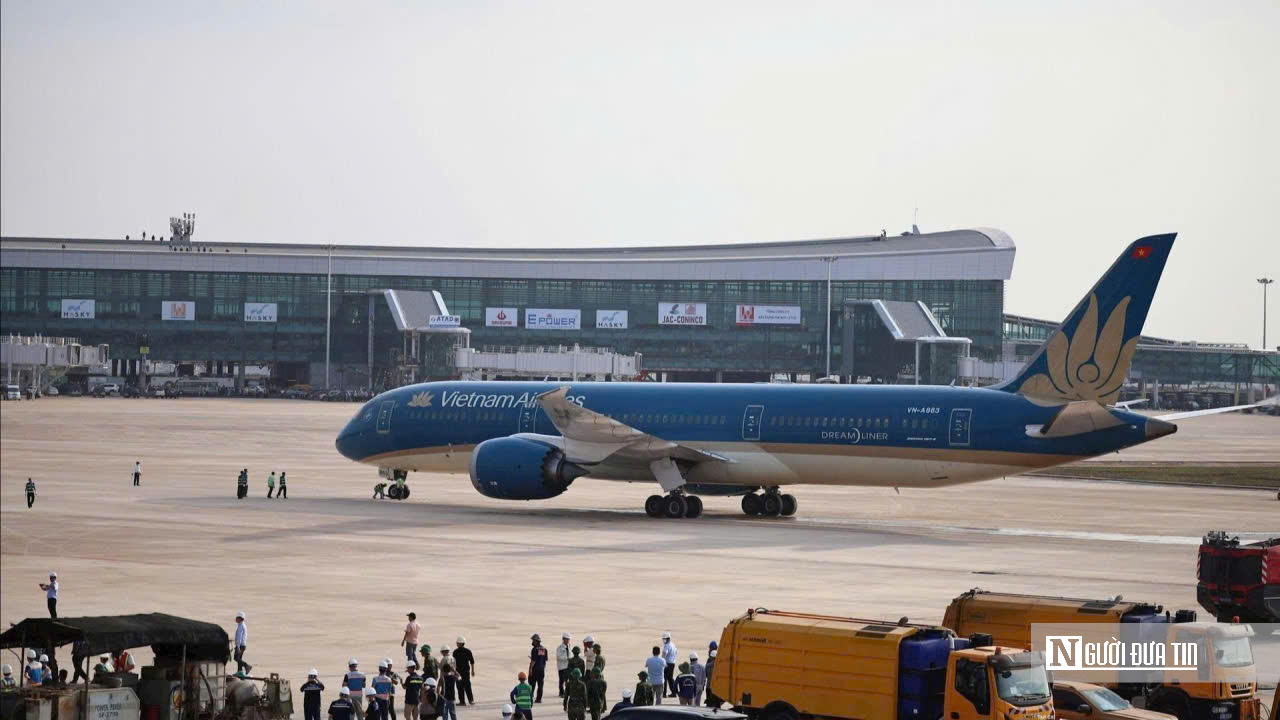“Chim sắt” lớn nhất của hàng không Việt Nam hạ cánh xuống sân bay Long Thành- Ảnh 10. “Chim sắt” lớn nhất của hàng không Việt Nam hạ cánh xuống sân bay Long Thành- Ảnh 10.