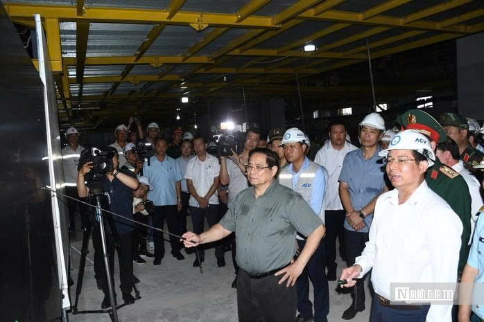 “Chim sắt” lớn nhất của hàng không Việt Nam hạ cánh xuống sân bay Long Thành- Ảnh 13. “Chim sắt” lớn nhất của hàng không Việt Nam hạ cánh xuống sân bay Long Thành- Ảnh 13.