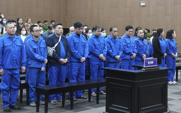 Cựu cán bộ TAND cấp cao tại Đà Nẵng khai về lần duy nhất không "cắt phế" hối lộ- Ảnh 2. Cựu cán bộ TAND cấp cao tại Đà Nẵng khai về lần duy nhất không "cắt phế" hối lộ- Ảnh 2.