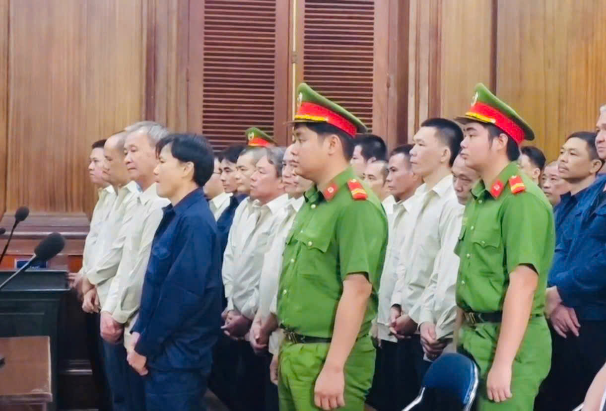 Saigon Transco “bôi trơn” hải quan ra sao để tuồn lậu 1,7 triệu lít dầu?- Ảnh 1. Saigon Transco “bôi trơn” hải quan ra sao để tuồn lậu 1,7 triệu lít dầu?- Ảnh 1.