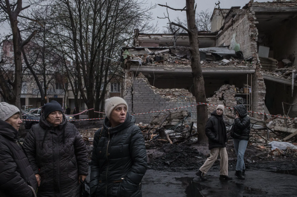 Chỉ 9% người Ukraine tin cuộc chiến với Nga sẽ kết thúc vào đầu năm mới - Ảnh 1.