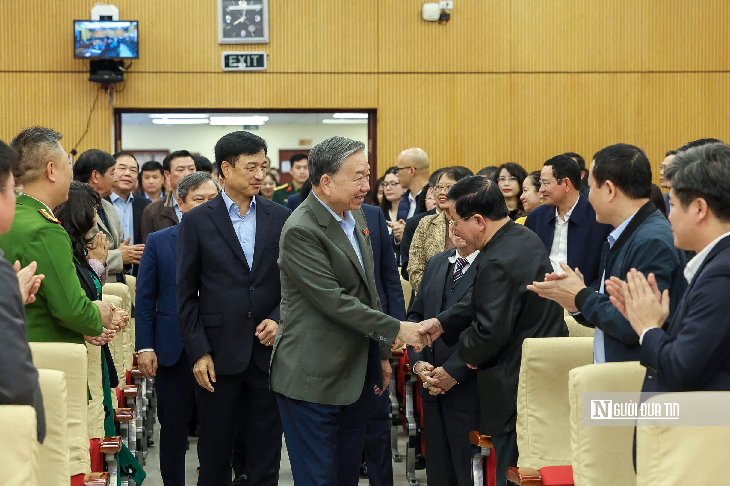 Ảnh: Tổng Bí thư Tô Lâm tiếp xúc cử tri 11 phường ở Hà Nội- Ảnh 3. Ảnh: Tổng Bí thư Tô Lâm tiếp xúc cử tri 11 phường ở Hà Nội- Ảnh 3.